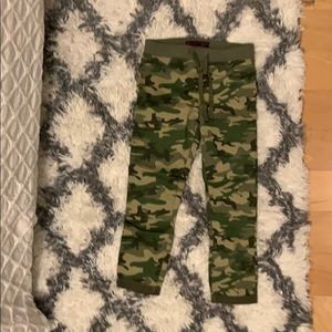 cropped camo stretchy pants